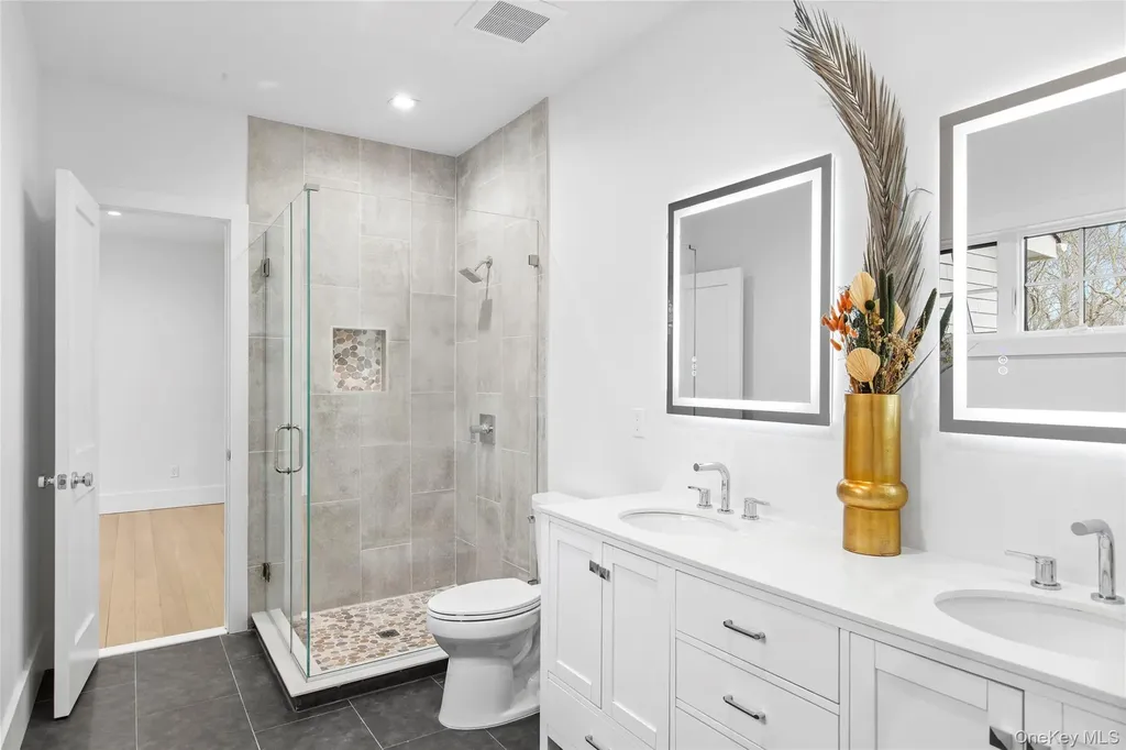 69 Jagger Lane Westhampton NY 11977