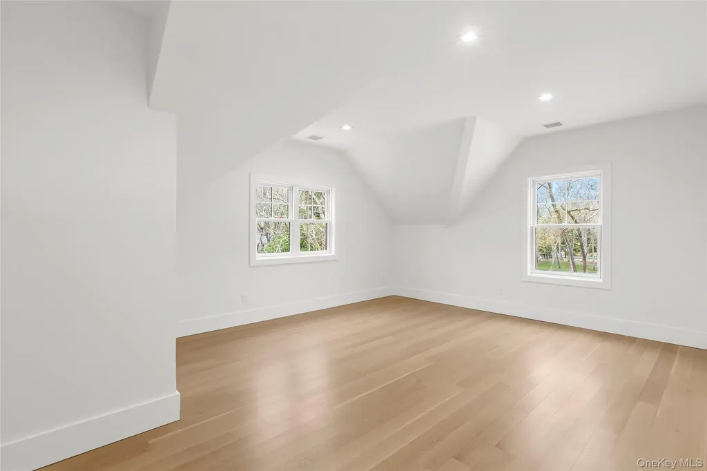 69 Jagger Lane Westhampton NY 11977