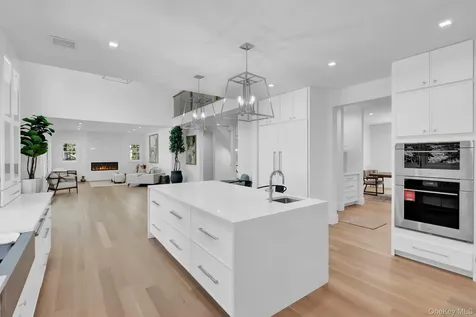 69 Jagger Lane Westhampton NY 11977
