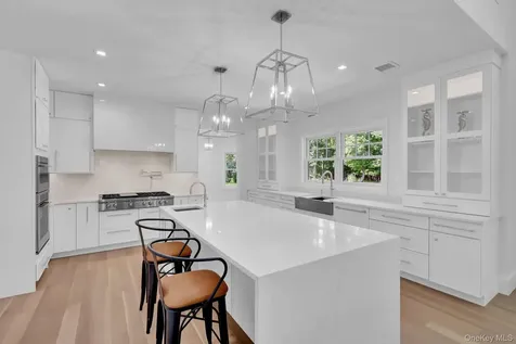 69 Jagger Lane Westhampton NY 11977