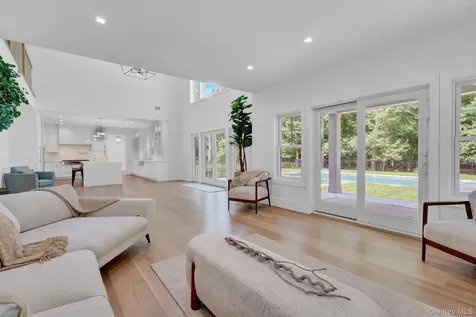 69 Jagger Lane Westhampton NY 11977
