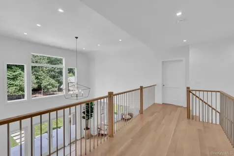 69 Jagger Lane Westhampton NY 11977