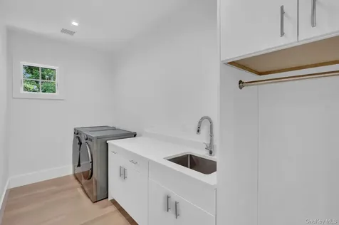 69 Jagger Lane Westhampton NY 11977