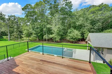 69 Jagger Lane Westhampton NY 11977