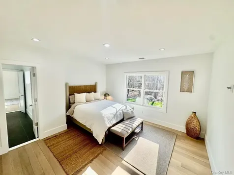 69 Jagger Lane Westhampton NY 11977