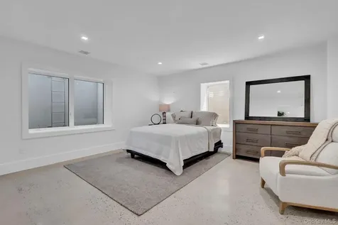 69 Jagger Lane Westhampton NY 11977