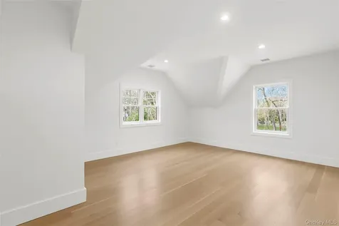 69 Jagger Lane Westhampton NY 11977