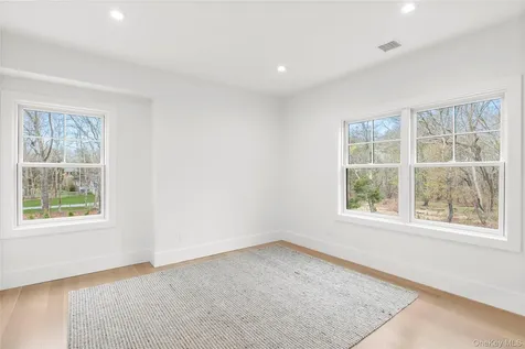 69 Jagger Lane Westhampton NY 11977