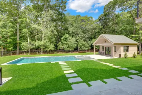 69 Jagger Lane Westhampton NY 11977