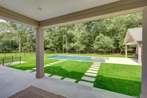 69 Jagger Lane Westhampton NY 11977