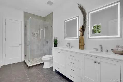 69 Jagger Lane Westhampton NY 11977