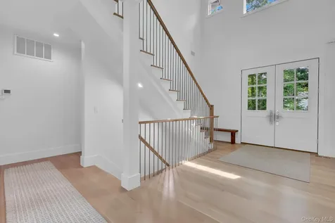 69 Jagger Lane Westhampton NY 11977