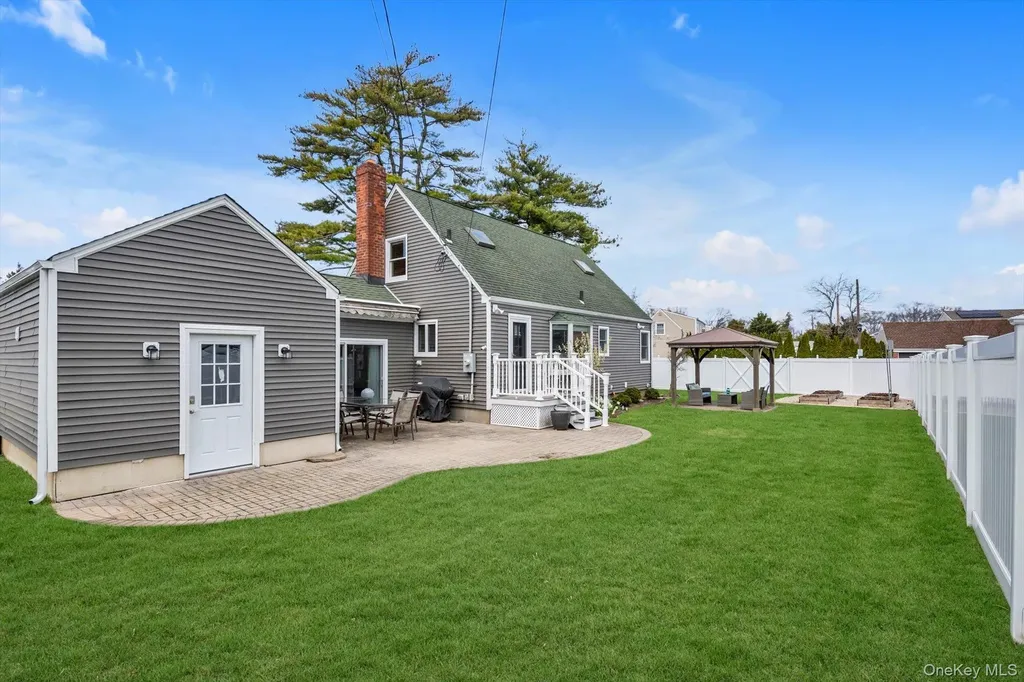 9 Aster Avenue Merrick NY 11566