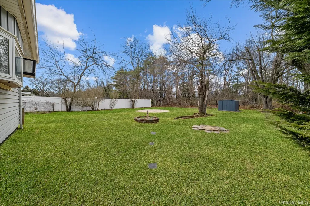 1656 N Gardiner Drive Bay Shore NY 11706