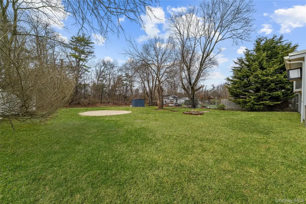 1656 N Gardiner Drive Bay Shore NY 11706