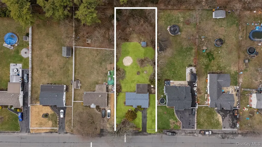 1656 N Gardiner Drive Bay Shore NY 11706