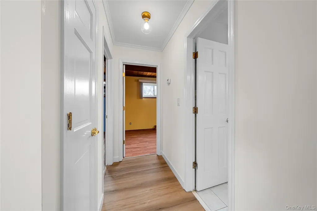 1656 N Gardiner Drive Bay Shore NY 11706