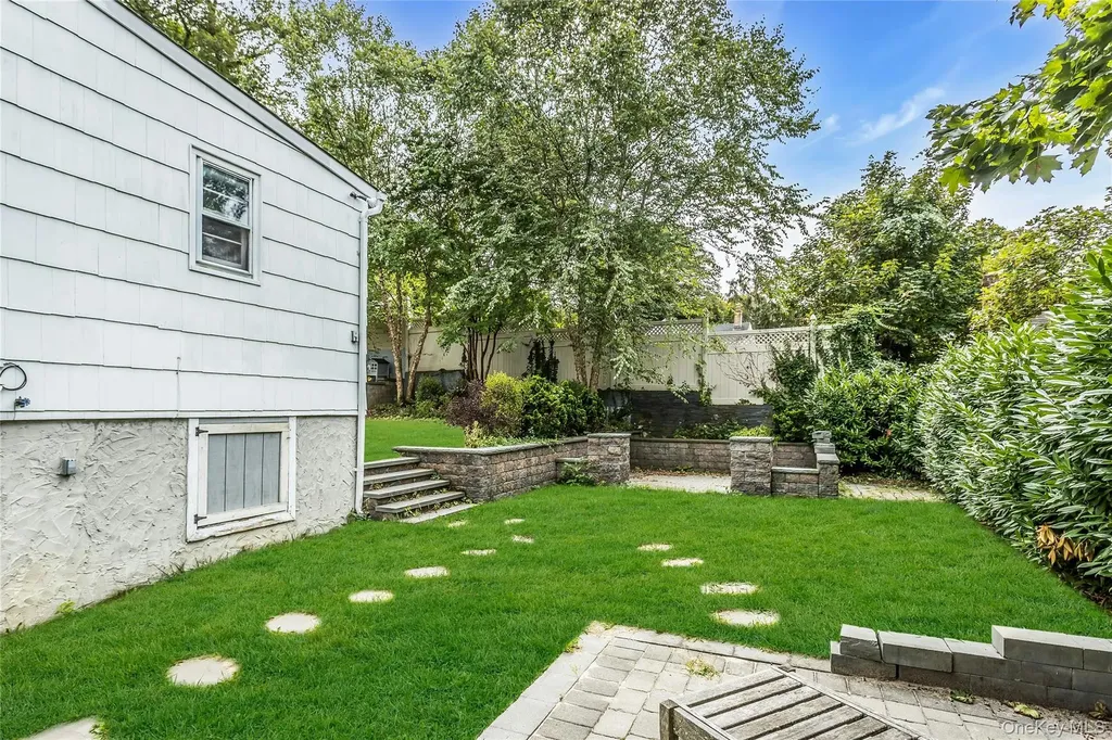 46 Irving Place Oyster Bay NY 11771
