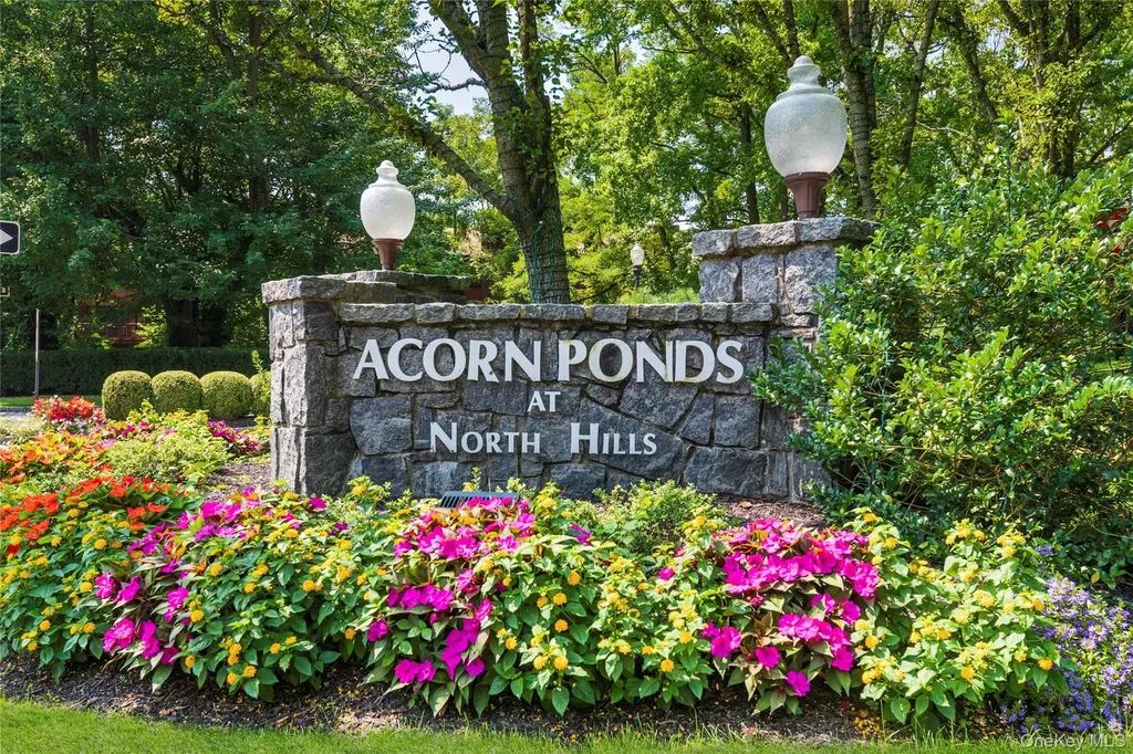 3 Oldfield Roslyn NY 11576