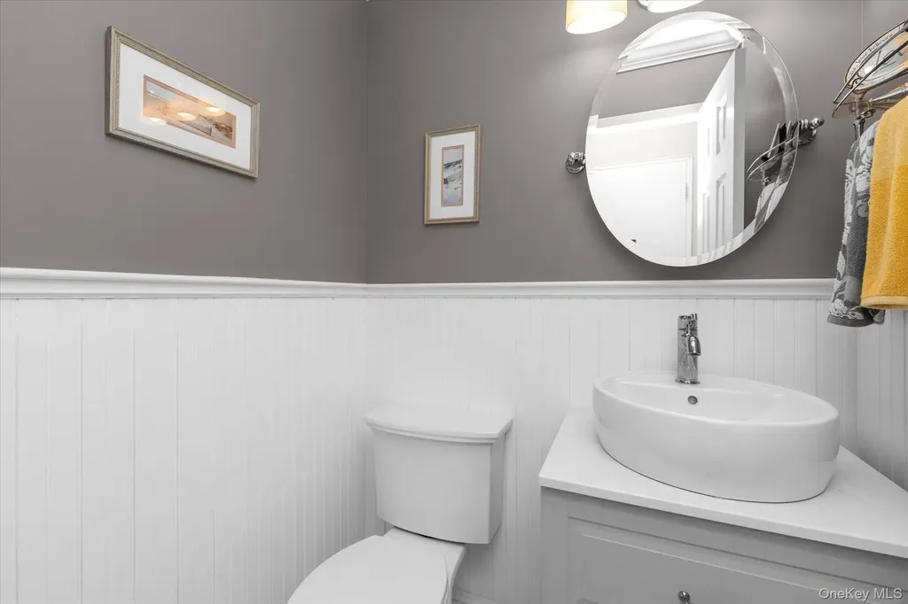 3 Oldfield Roslyn NY 11576