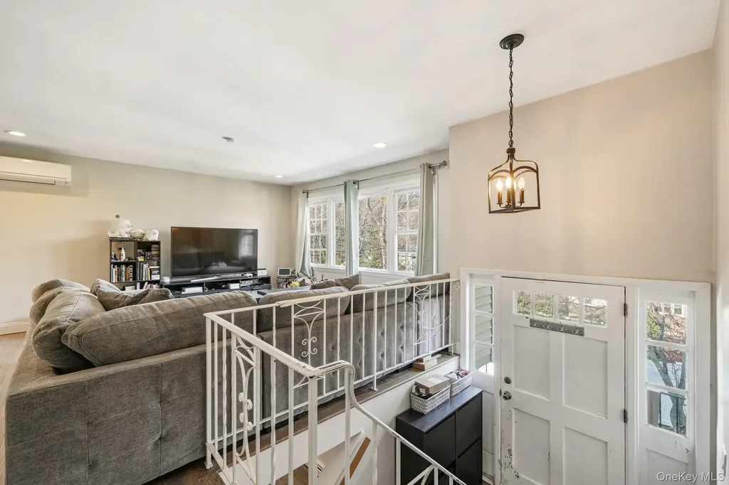 14 Dickinson Avenue Nyack NY 10960