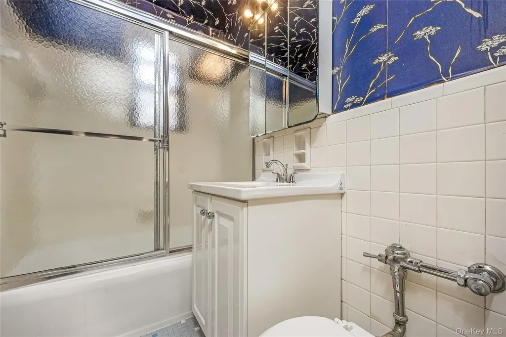 8035 Springfield Boulevard Bellerose Manor NY 11427