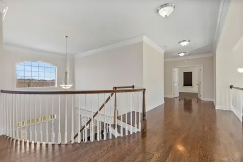 11 Fraydun Lane Scarsdale NY 10583