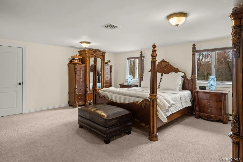 431 Woodbury Road Cold Spring Harbor NY 11724