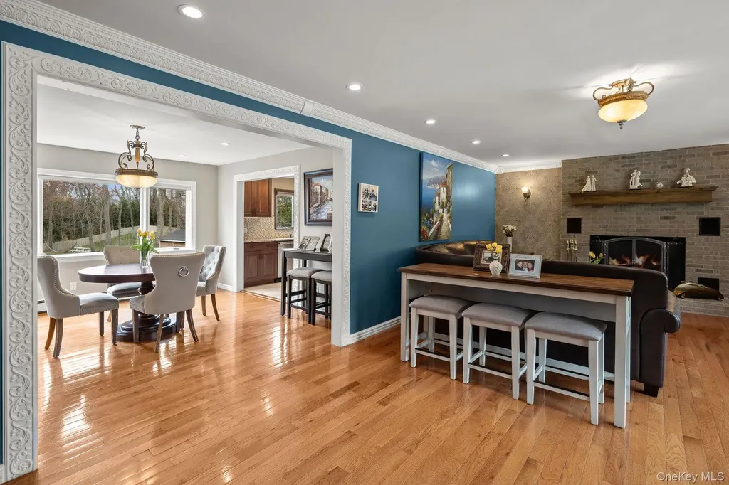 431 Woodbury Road Cold Spring Harbor NY 11724