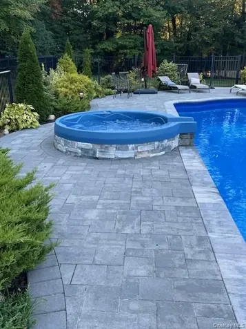 431 Woodbury Road Cold Spring Harbor NY 11724