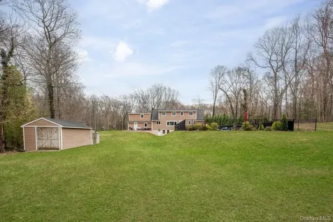 431 Woodbury Road Cold Spring Harbor NY 11724