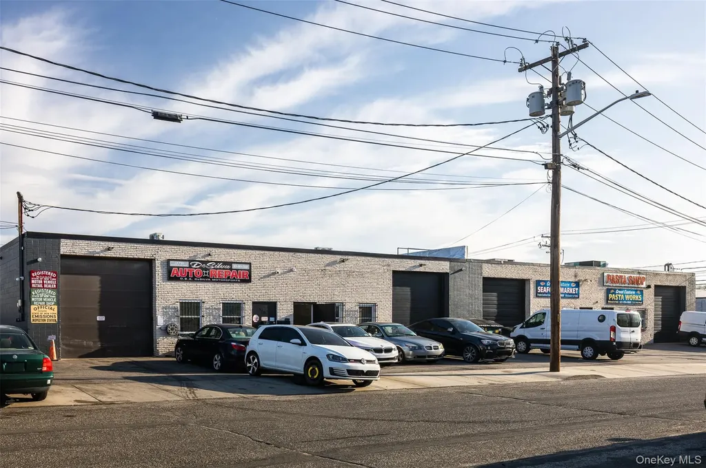 379 Sheffield Avenue West Babylon NY 11704