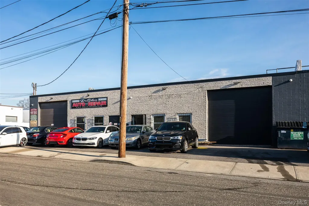 379 Sheffield Avenue West Babylon NY 11704