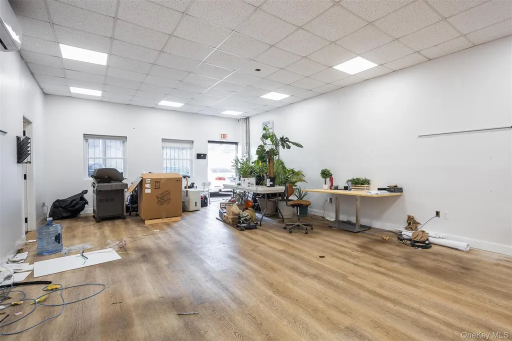 379 Sheffield Avenue West Babylon NY 11704