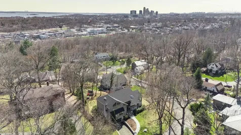 27 Stone Cabin Road New Rochelle NY 10801
