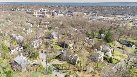 27 Stone Cabin Road New Rochelle NY 10801