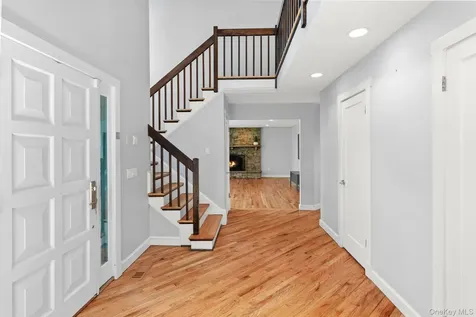 27 Stone Cabin Road New Rochelle NY 10801