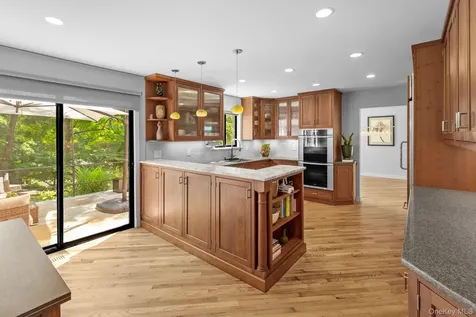 27 Stone Cabin Road New Rochelle NY 10801