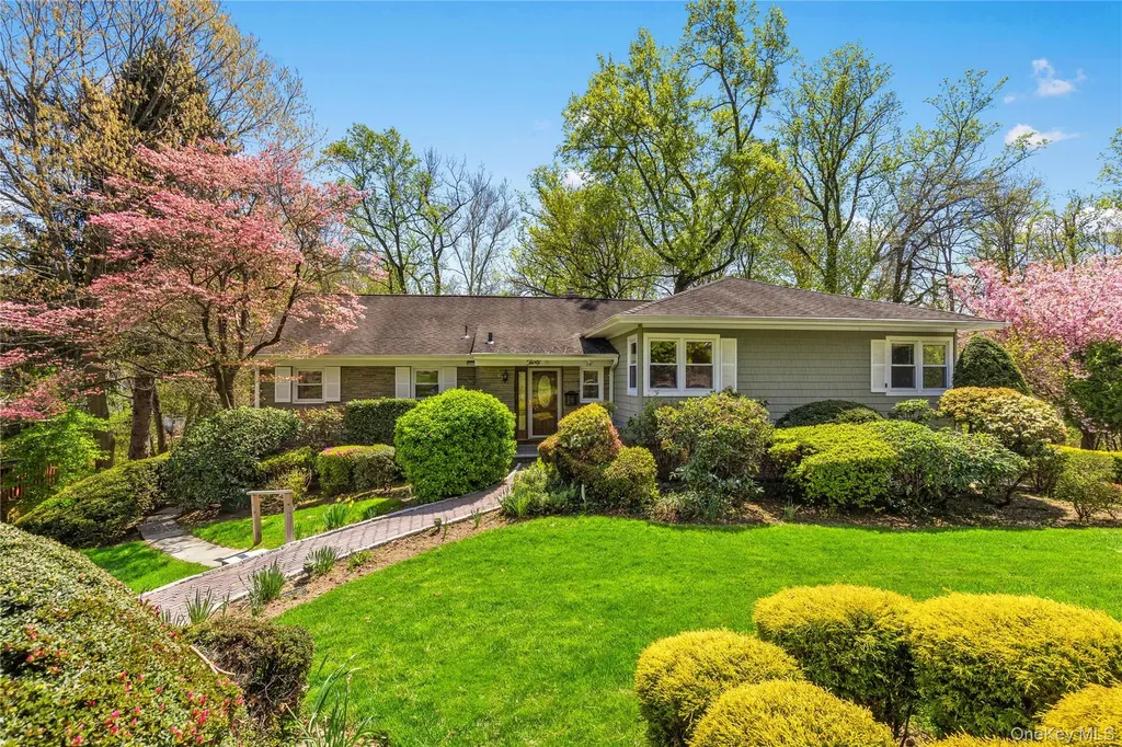 30 Claudet Way Eastchester NY 10709