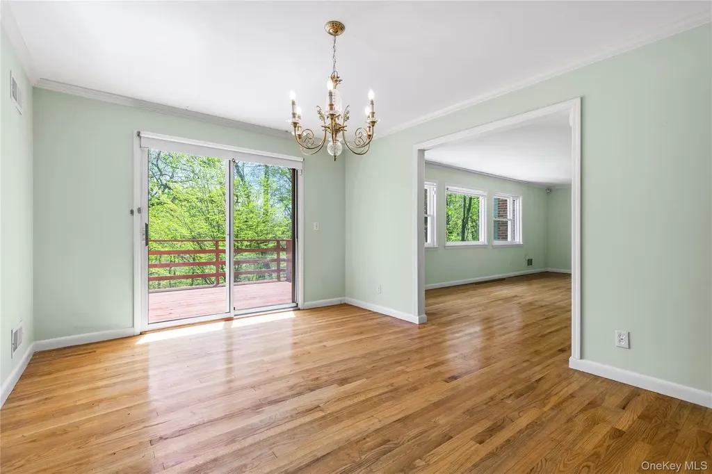 30 Claudet Way Eastchester NY 10709