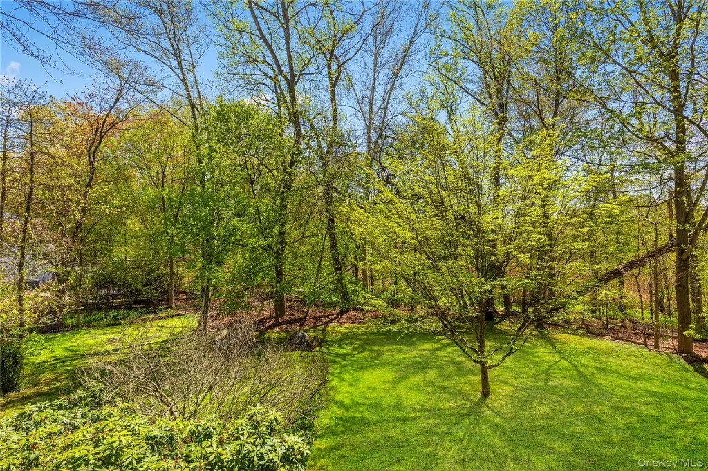 30 Claudet Way Eastchester NY 10709