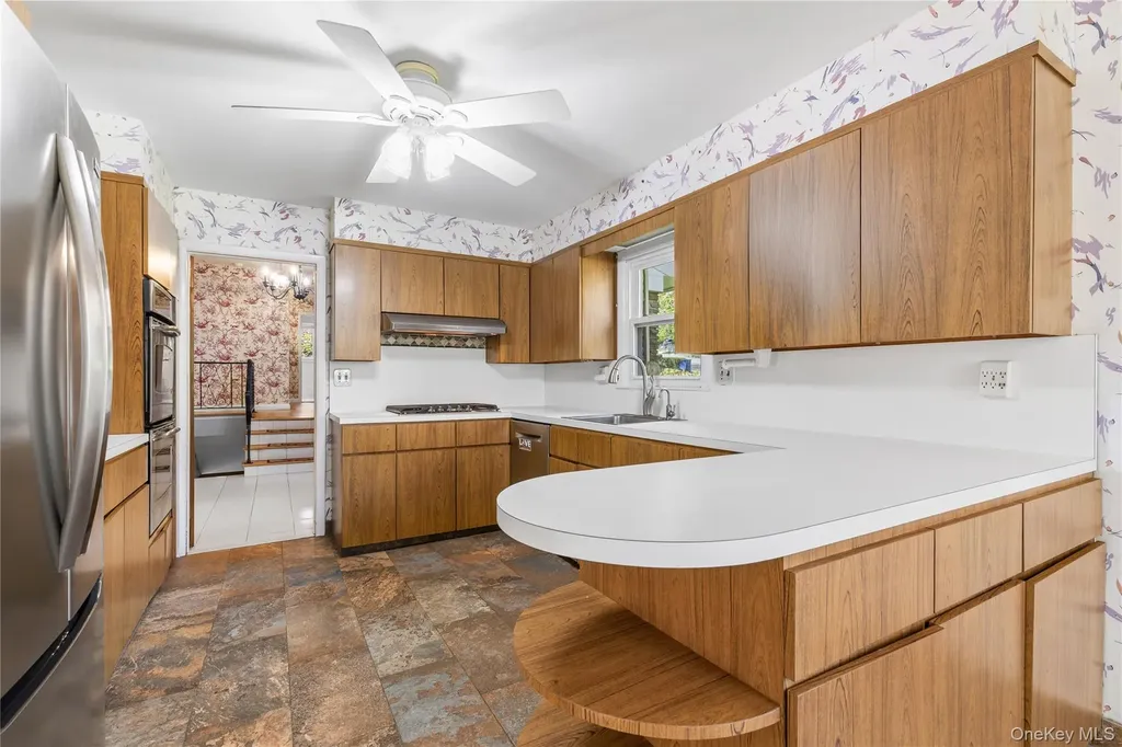 30 Claudet Way Eastchester NY 10709