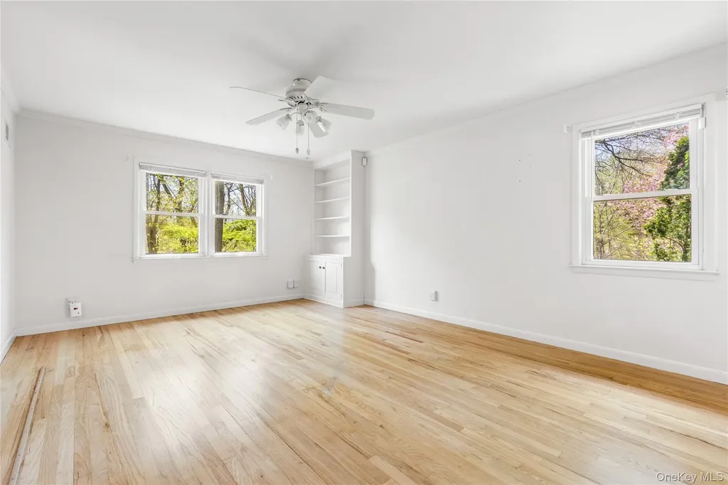 30 Claudet Way Eastchester NY 10709