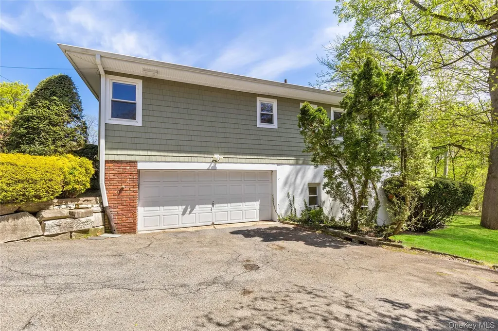 30 Claudet Way Eastchester NY 10709