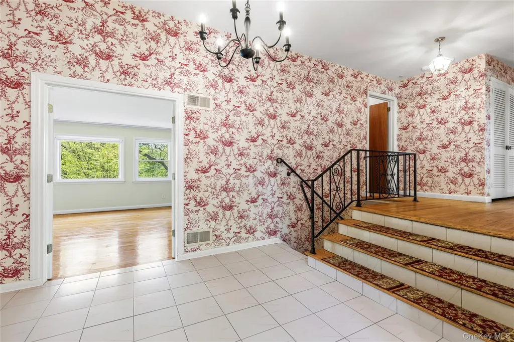 30 Claudet Way Eastchester NY 10709