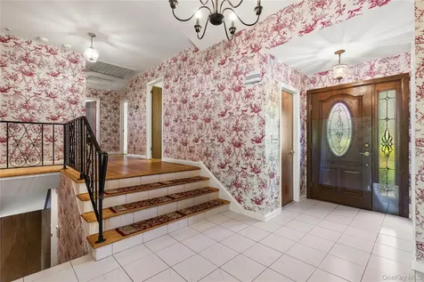 30 Claudet Way Eastchester NY 10709