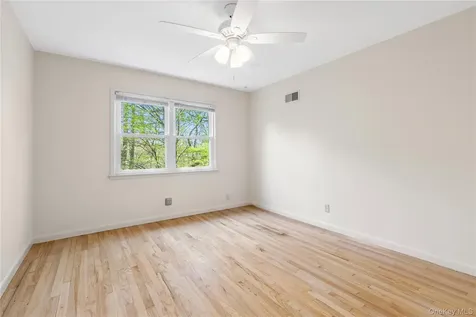 30 Claudet Way Eastchester NY 10709