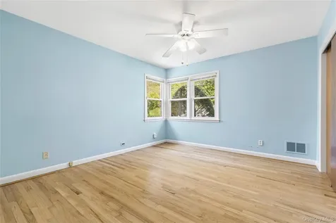 30 Claudet Way Eastchester NY 10709