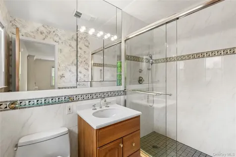 30 Claudet Way Eastchester NY 10709