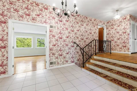 30 Claudet Way Eastchester NY 10709